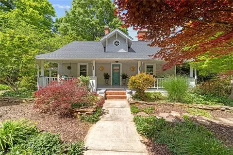 408 Starmount Ave W, Liberty, NC 27298