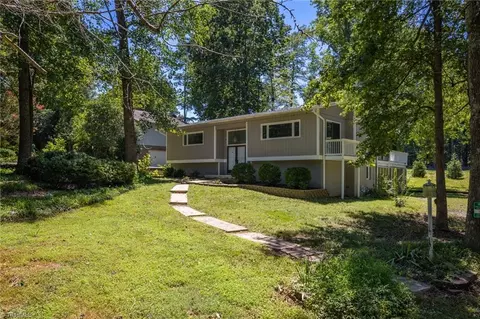 4410 Oakcliffe Rd, Greensboro, NC 27406
