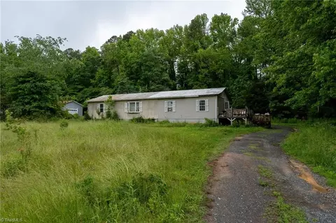 587 Farmer Rd, Denton, NC 27239