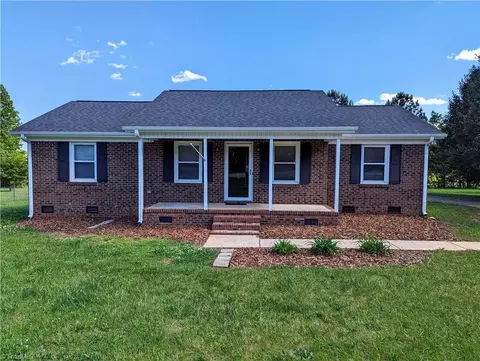 5602 Pine Creek Ct, Mcleansville, NC 27301