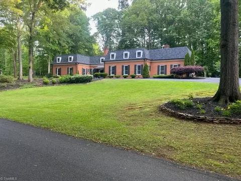 611 Indian Wells Cir, Lexington, NC 27295