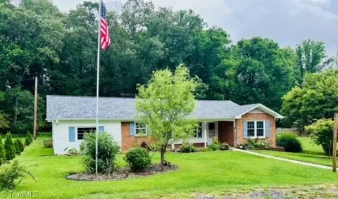 105 Church St S, Stoneville, NC 27048