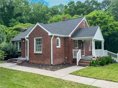 5451 Robinhood Rd, Winston Salem, NC 27106