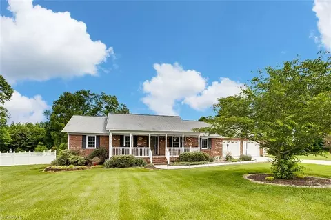 2687 Hayfield Dr, Asheboro, NC 27205