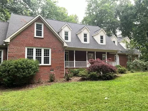4509 Oakmoor Dr, Greensboro, NC 27406