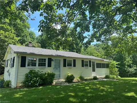 5486 River Rd Liberty Grove Rd, North Wilkesboro, NC 28659