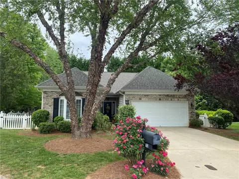113 Shoals Ct, Jamestown, NC 27282