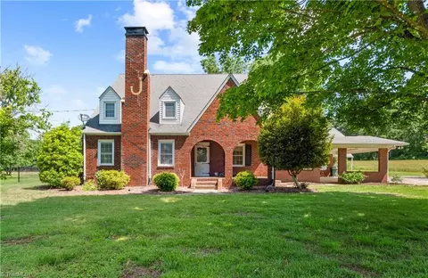 4200 Old Us Highway 421 W, Hamptonville, NC 27020