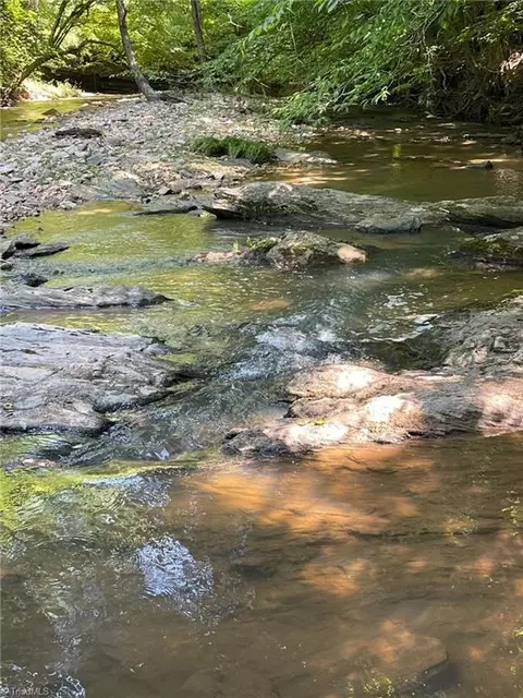 000 Old Rockford Rd, Dobson, NC 27017