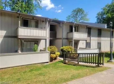 2250 Sunderland Rd #21B, Winston Salem, NC 27103