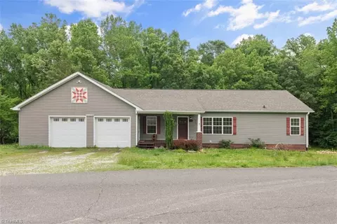 1729 Surry Ave, Mount Airy, NC 27030