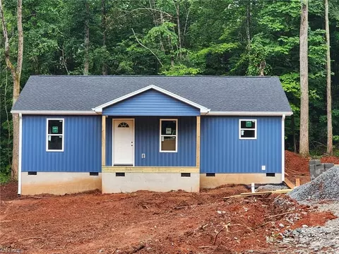 3045 Little Creek Dr, Thomasville, NC 27360