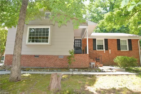 1912 Fox Creek Ct, High Point, NC 27265