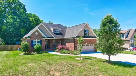 6483 Planters Pl, Thomasville, NC 27360