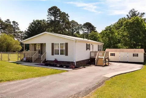 738 Rockway Dr, Lexington, NC 27295