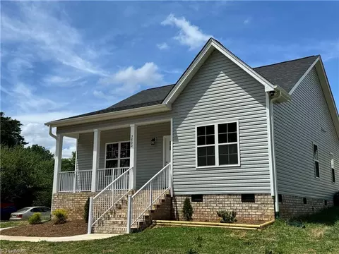 3800 Carver School Rd, Winston Salem, NC 27105