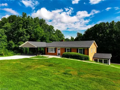 205 Western Carolina Dr, Mount Airy, NC 27030