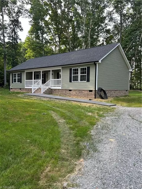 2684 Us Highway 21, Hamptonville, NC 27020