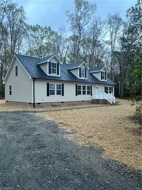 2670 Us Highway 21, Hamptonville, NC 27020