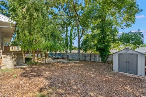504 Overbrook Dr, High Point, NC 27262 photo 32