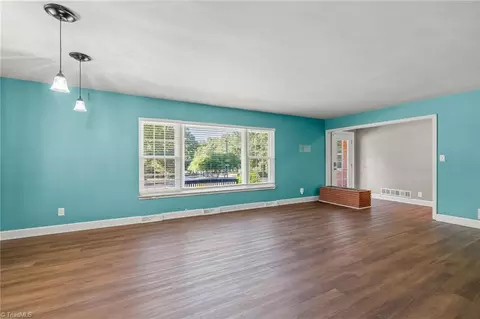 504 Overbrook Dr, High Point, NC 27262 photo 6
