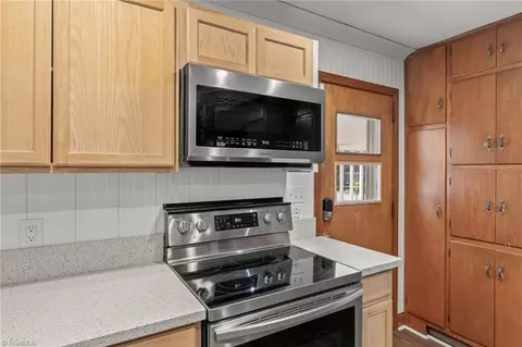 504 Overbrook Dr, High Point, NC 27262 photo 12