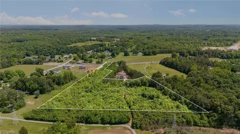 1937 Cunningham Brick Yard Rd, Thomasville, NC 27360