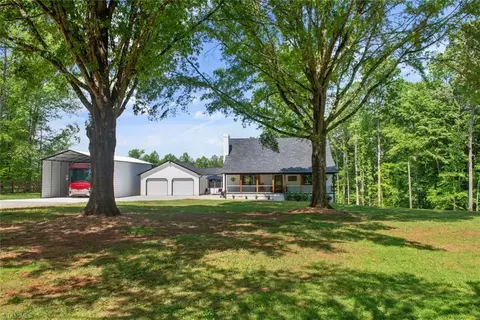 2432 Old Mountain Rd, Lexington, NC 27292