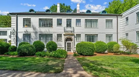 1700 Elm St N #B8, Greensboro, NC 27408