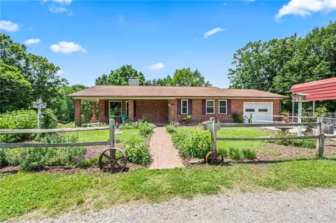 189 Bethesda Dr, Lexington, NC 27295