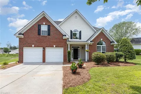 108 Lakepoint Dr, Bermuda Run, NC 27006