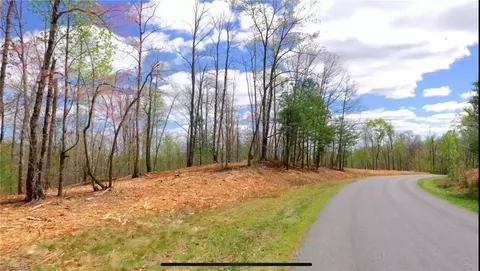 2 Jimmie Bullins Rd # C, Walnut Cove, NC 27052