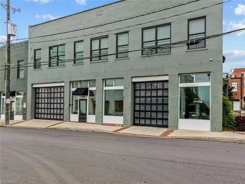 232 Willow St #202, Mount Airy, NC 27030