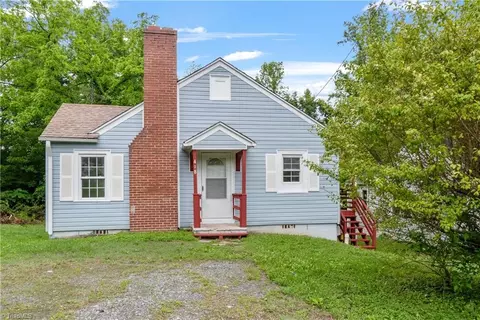 418 Circle Dr, Mount Airy, NC 27030