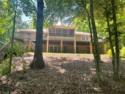 126 Periwinkle Ln, Lexington, NC 27292