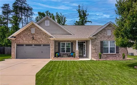 2041 Perrin Ct, Winston Salem, NC 27101