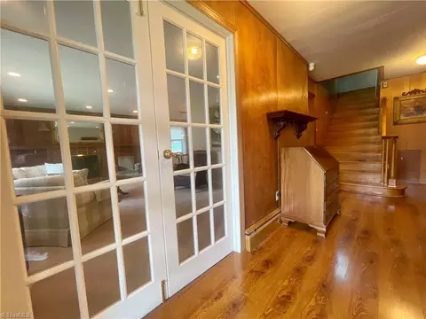 Entry Way - 222 Parkway Ave E, High Point, NC 27262 photo 2 of 4