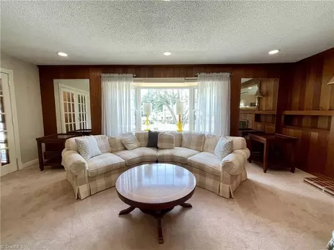 Living - 222 Parkway Ave E, High Point, NC 27262 photo 1 of 7