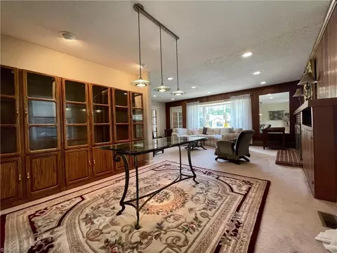 Living - 222 Parkway Ave E, High Point, NC 27262 photo 5 of 7