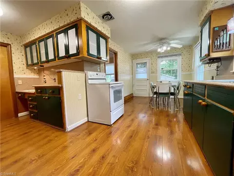 Kitchen - 222 Parkway Ave E, High Point, NC 27262 photo 2 of 4