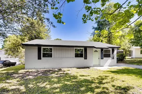 1207 Fargo Trl, Greensboro, NC 27406