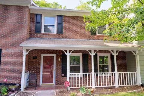 36 Brandy Ct, Greensboro, NC 27409