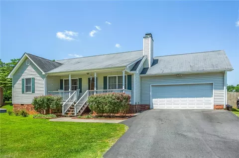 2938 Martin St, Walkertown, NC 27051