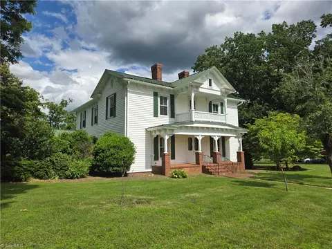 1560 Gentry Farm Rd, King, NC 27021