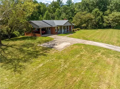 883 Zephyr Mountain Park Rd, State Road, NC 28676