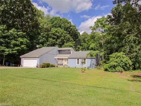 1612 Penny Rd, High Point, NC 27265