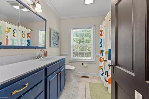 Bath - 501 Roseland St, High Point, NC 27265 photo 2 of 2