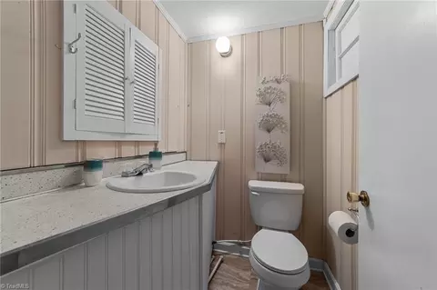 Bath - 501 Roseland St, High Point, NC 27265 photo 1 of 2