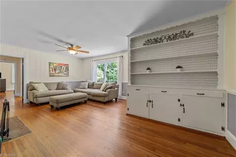 Living - 501 Roseland St, High Point, NC 27265 photo 3 of 5