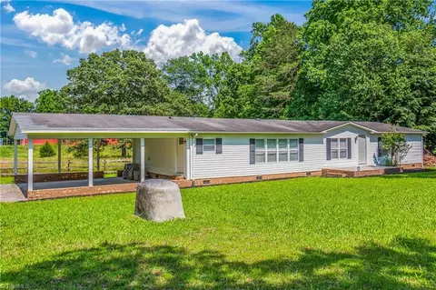 3648 Courtney Church Rd, Yadkinville, NC 27055